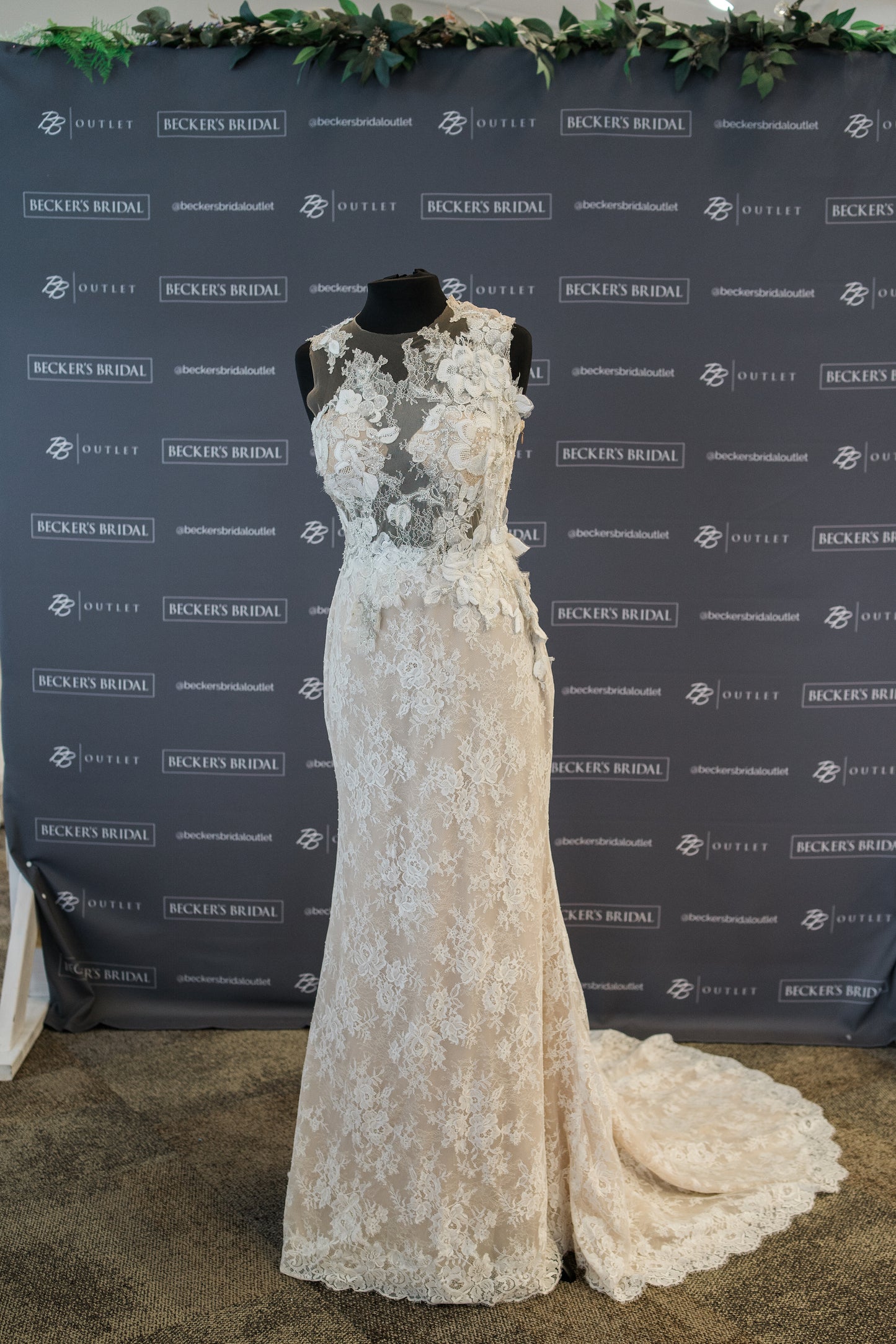 FINAL SALE: Pronovias VINTAGE Lace and Illusion Wedding Dress