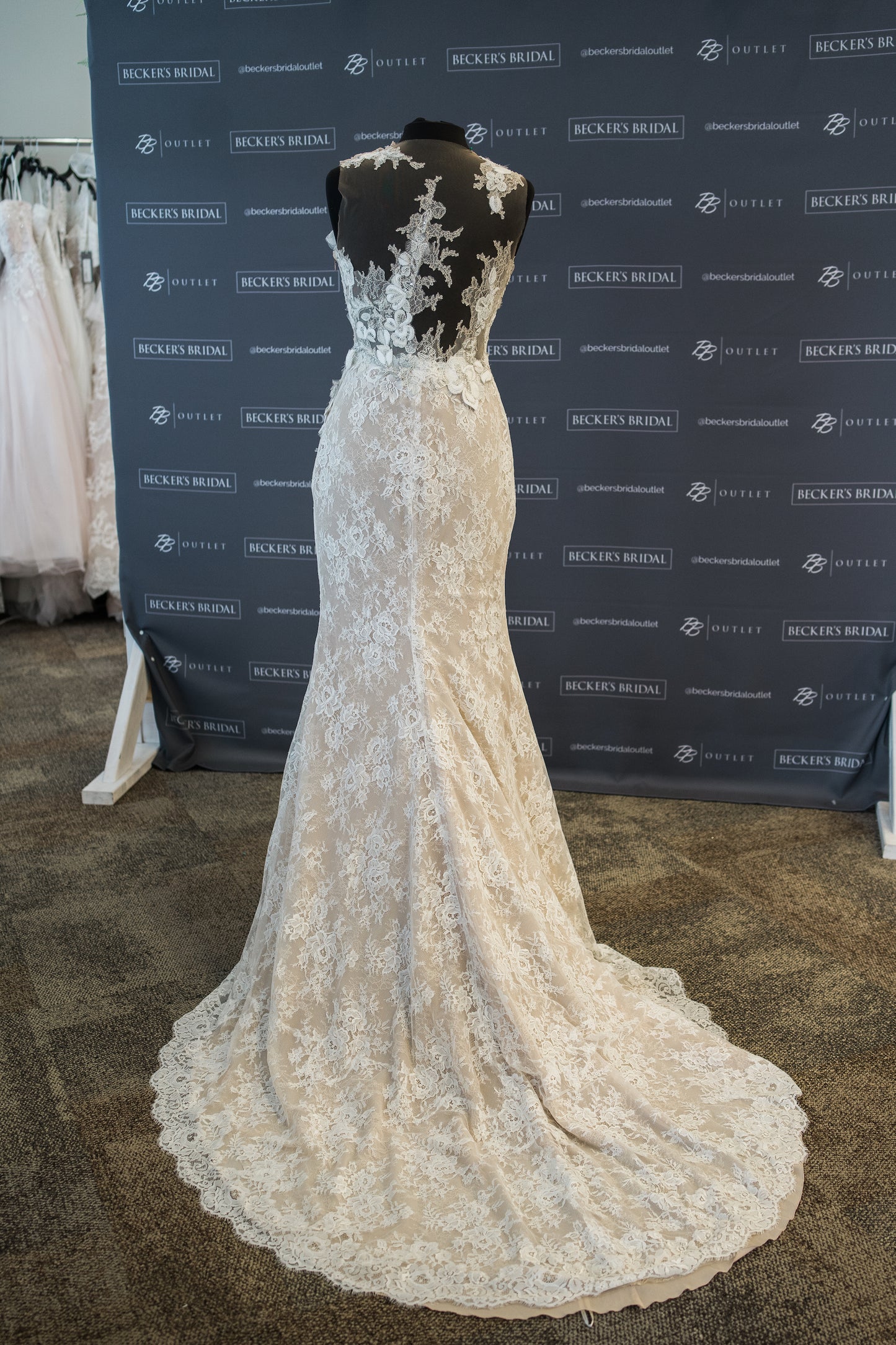 FINAL SALE: Pronovias VINTAGE Lace and Illusion Wedding Dress