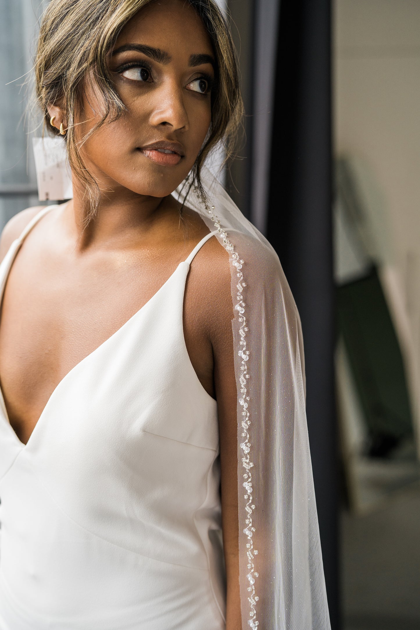 Fingertip Sparkle Veil Beaded Edge