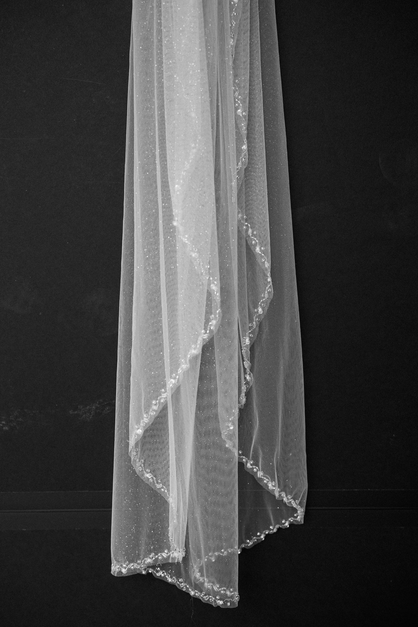 Fingertip Sparkle Veil Beaded Edge