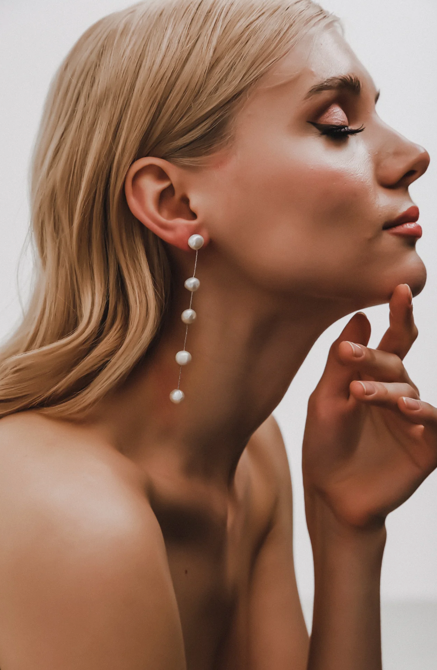 Claire Earrings E046